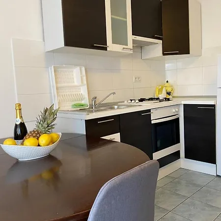 Zara 2 * 巴什卡沃达